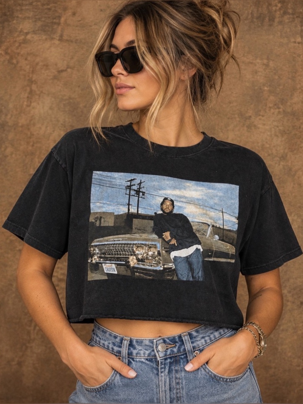Women's Black Graphic Cropped Tee with Vintage Car Print